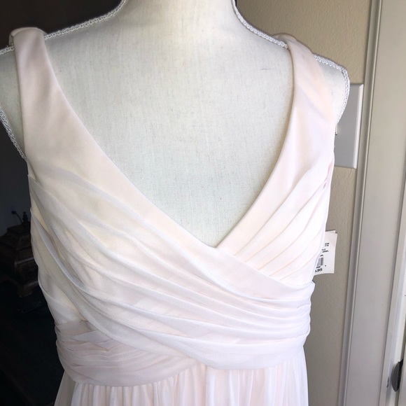 Beautiful Blushing Pink Dress w Drop Back. - Picture 6 of 8